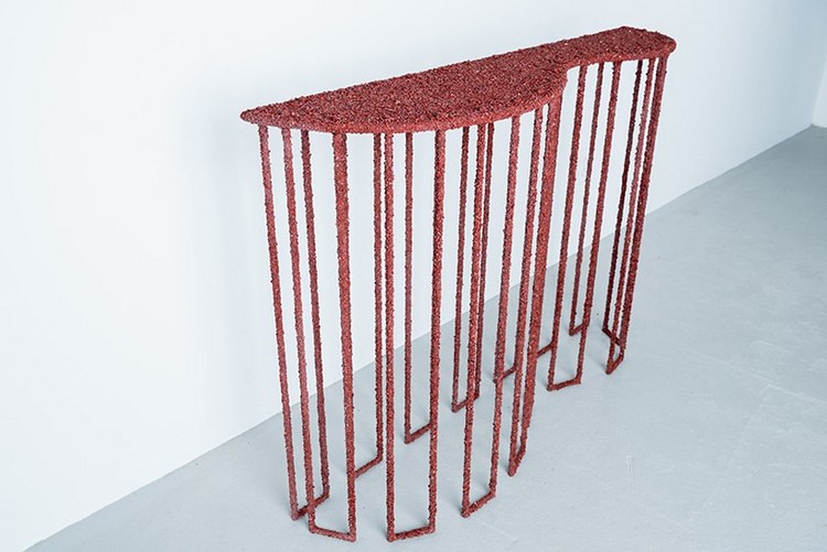 crushed glass samuel-amoia-delorenzo-gallery-table-collection-designboom-04-818x546