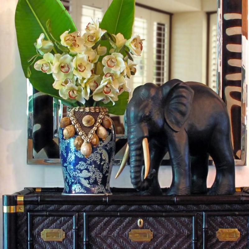Porcelain decoration: The Perfect Luxury Piece for your Console Table