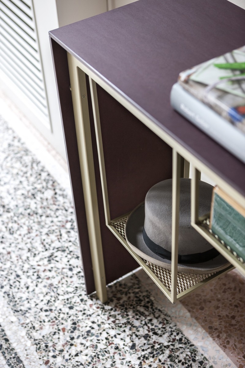 Modern Console Tables By Luxury Italian Brands